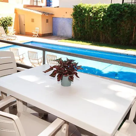 Acogedor Apto Muy Centrico Con Piscina En * S'Agaro